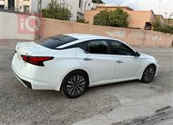 نيسان ألتيما